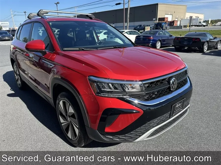 2024 Volkswagen Taos SE photo 1