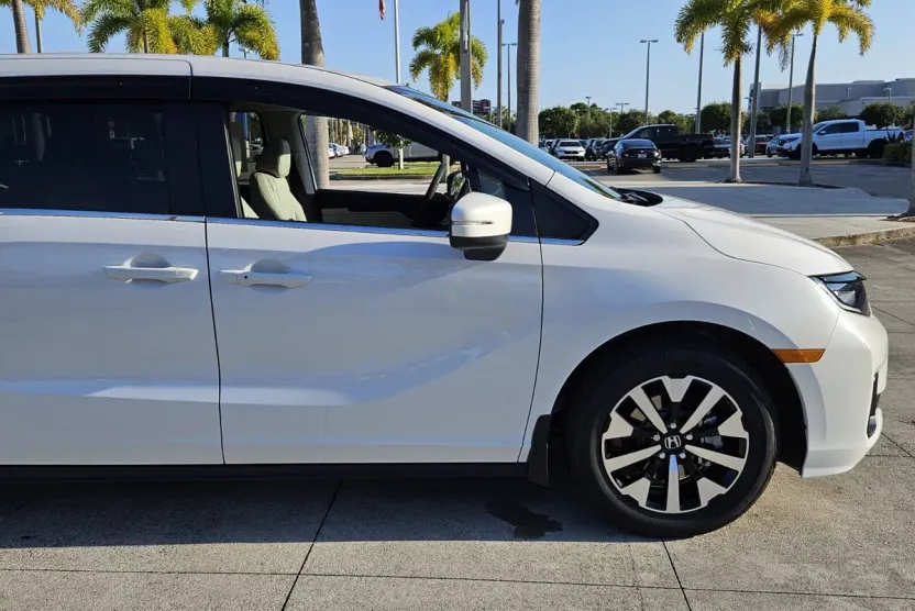 2025 Honda Odyssey EX-L photo 1