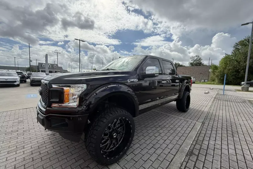 2019 Ford F-150 Lariat photo 1