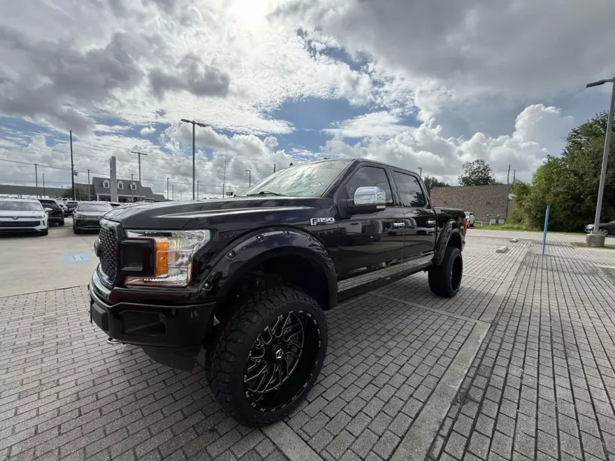 2019 Ford F-150 Lariat photo 1