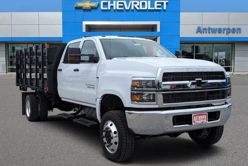 2023 Chevrolet Silverado 5500HD Work Truck photo 1