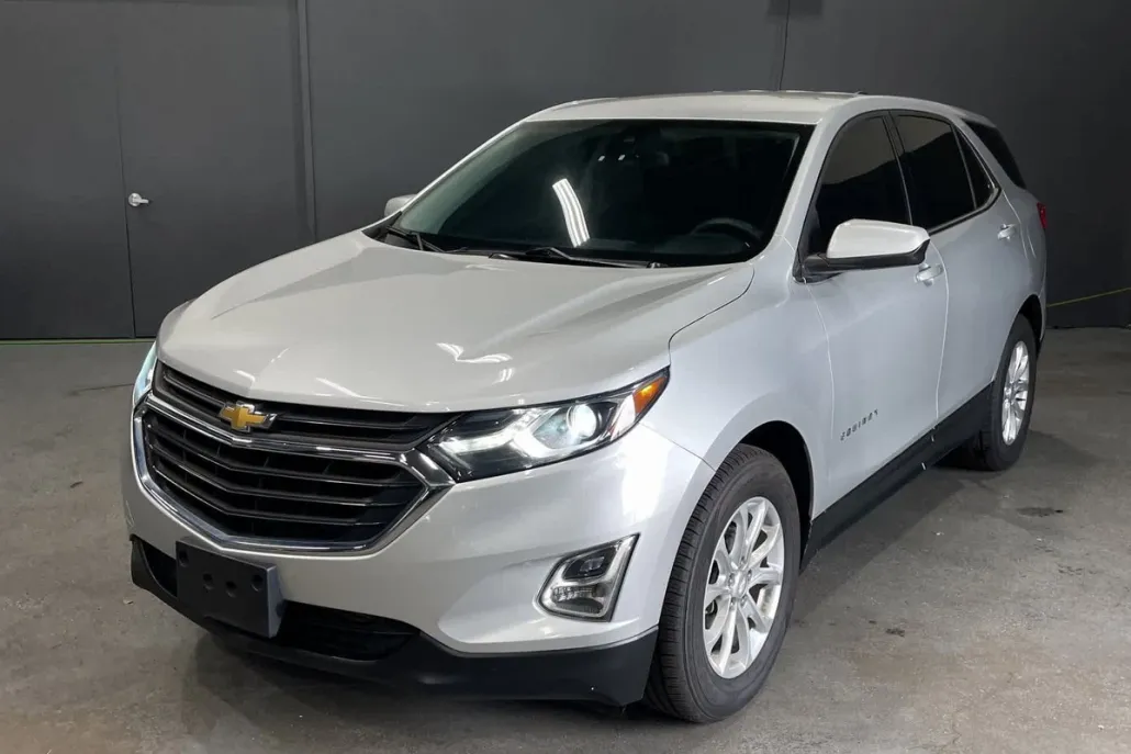 2020 Chevrolet Equinox LT photo 1