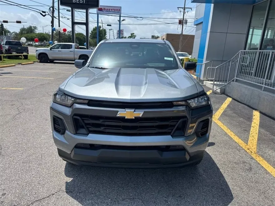 2025 Chevrolet Colorado Work Truck LT photo 1