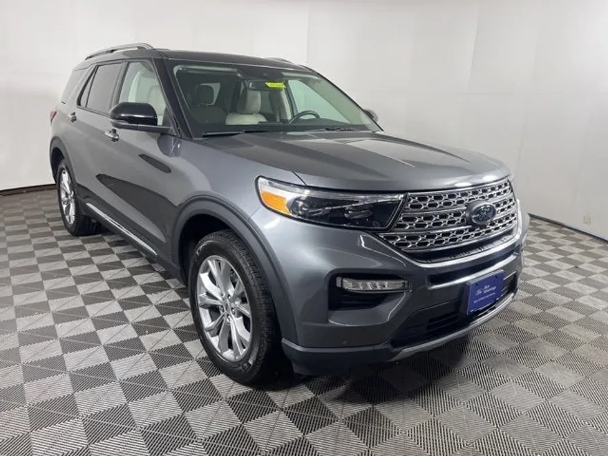 2023 Ford Explorer Limited photo 1