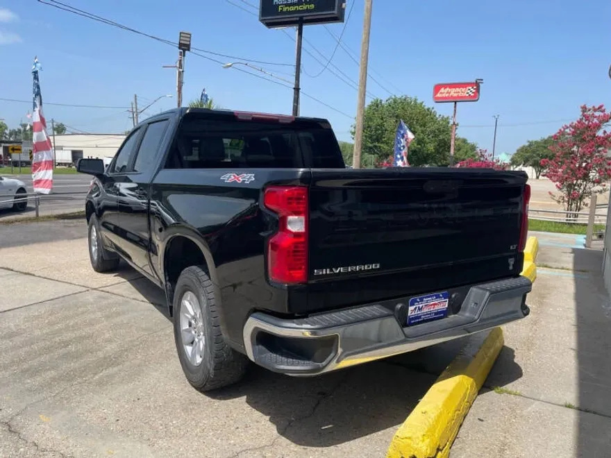 2019 Chevrolet Silverado 1500 LT photo 1