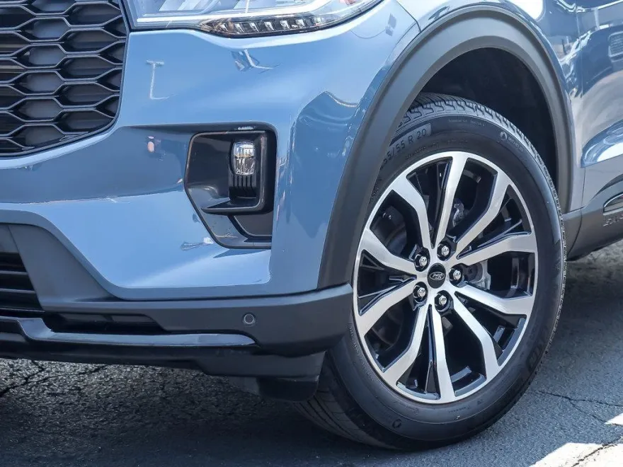 2025 Ford Explorer ST-Line photo 1