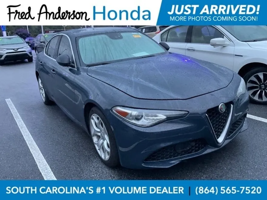 2019 Alfa Romeo Giulia Ti photo 1