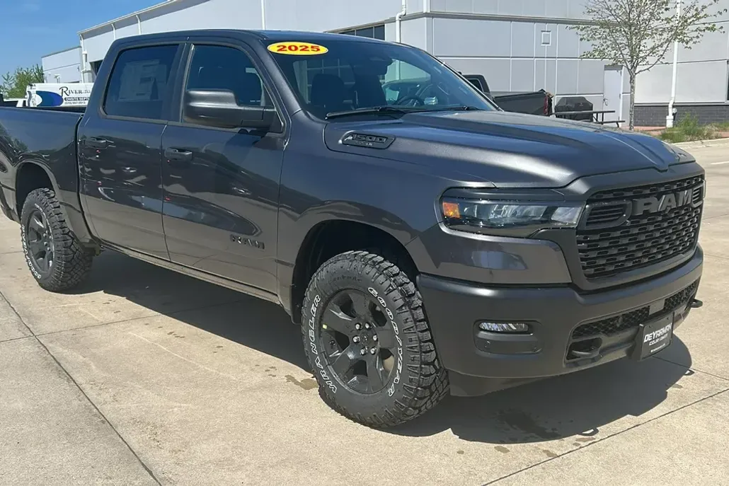 2025 Ram 1500 Tradesman photo 1