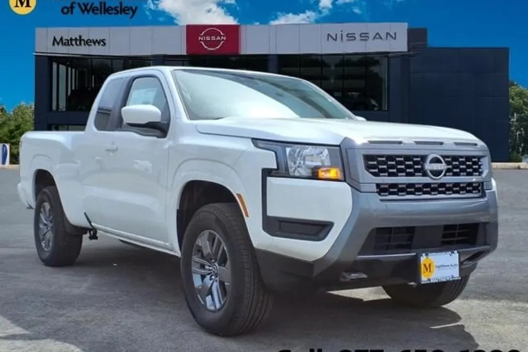 2025 Nissan Frontier SV photo 1