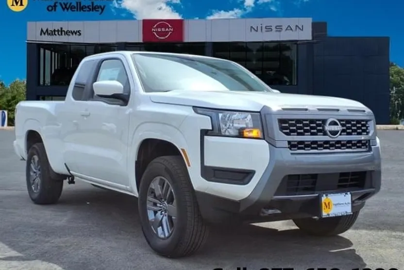 2025 Nissan Frontier SV photo 1