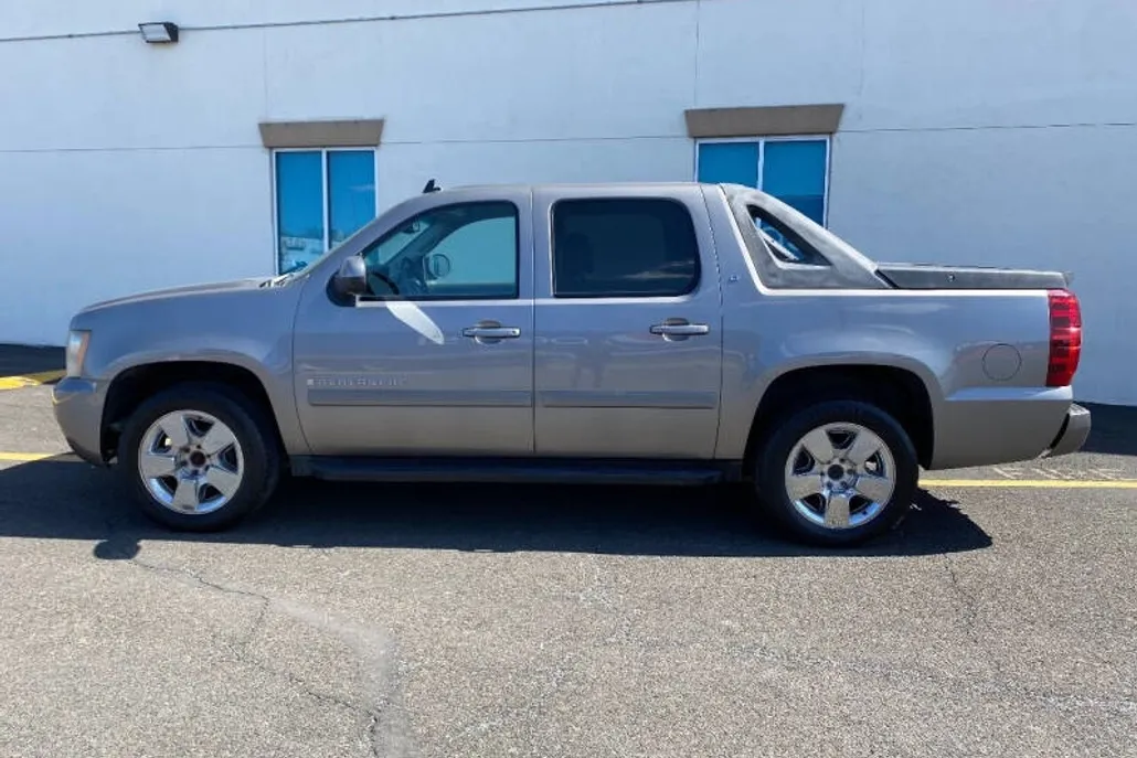 2008 Chevrolet Avalanche LTZ photo 1