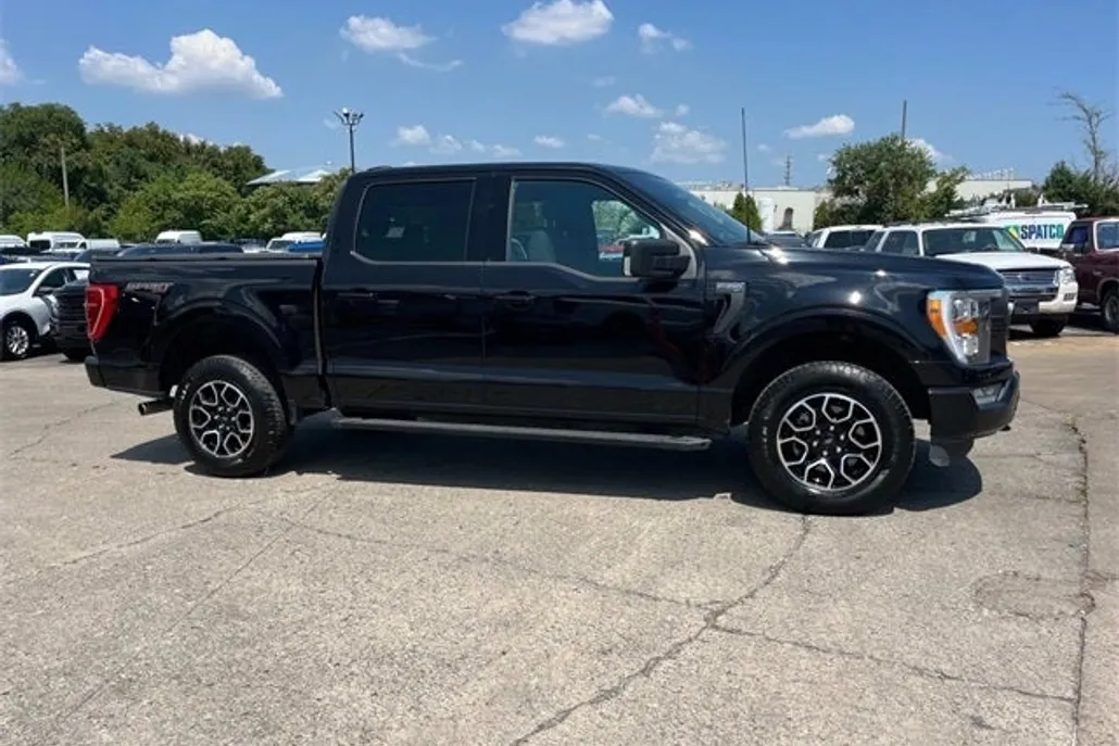 2023 Ford F-150 XLT photo 1