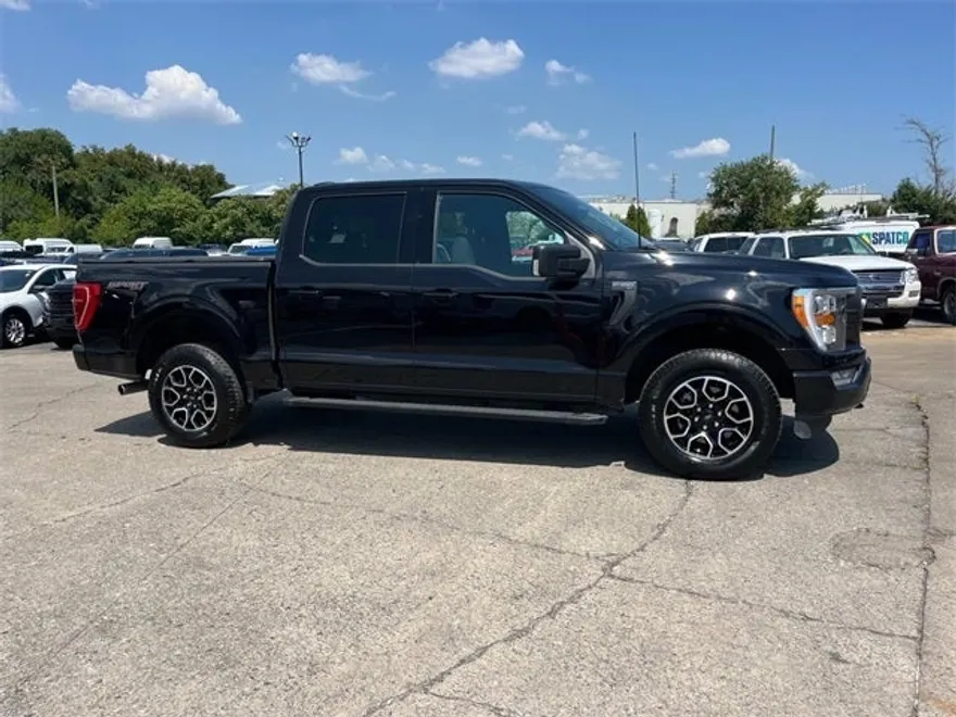 2023 Ford F-150 XLT photo 1