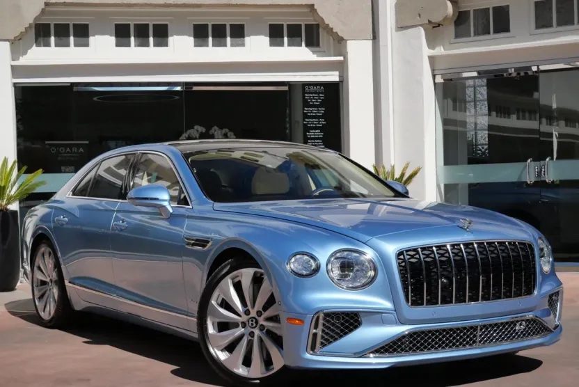 2026 Bentley Flying Spur Azure photo 1