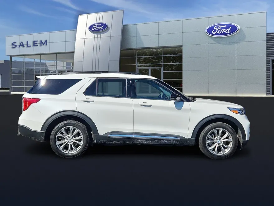 2023 Ford Explorer XLT Sport photo 1