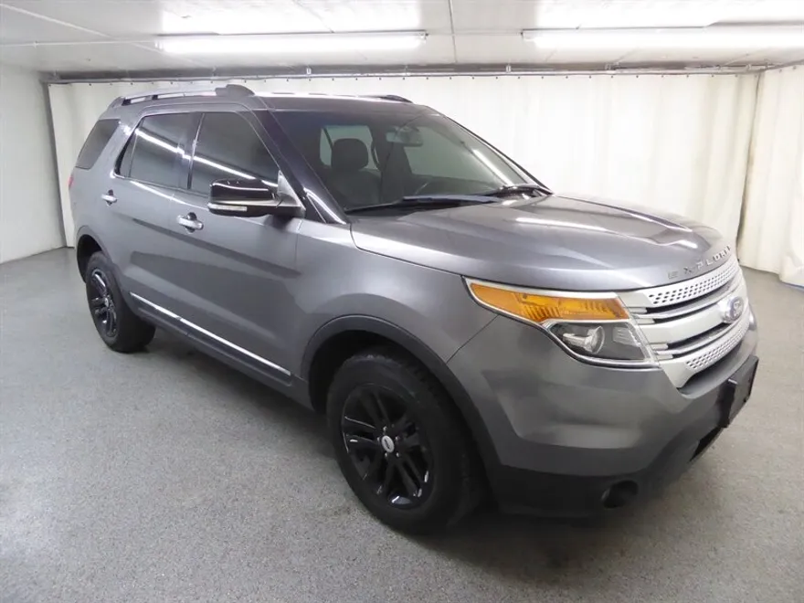 2013 Ford Explorer XLT photo 1