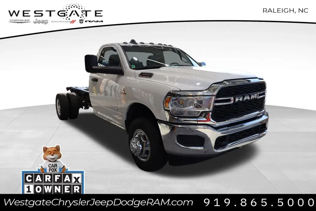 2022 Ram 3500 Tradesman photo 1