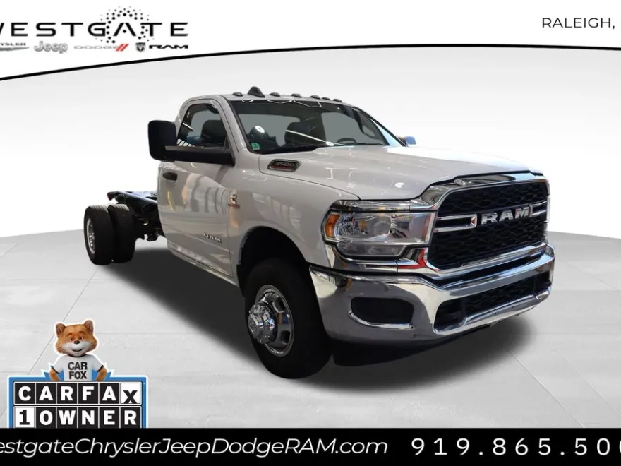 2022 Ram 3500 Tradesman photo 1