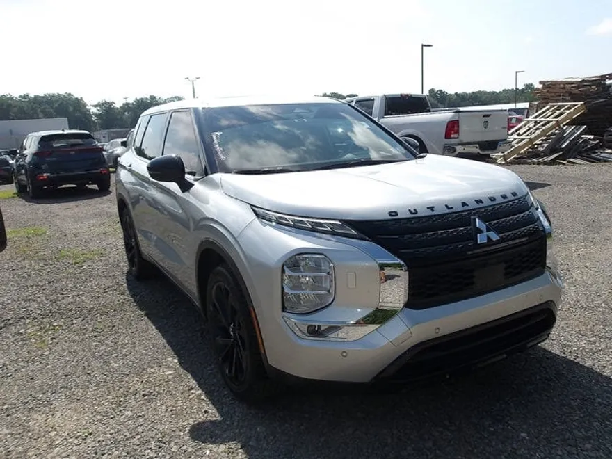 2022 Mitsubishi Outlander Black Edition LE SEL GT photo 1