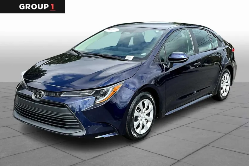 2024 Toyota Corolla LE photo 1