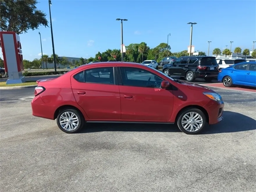 2024 Mitsubishi Mirage G4 LE photo 1