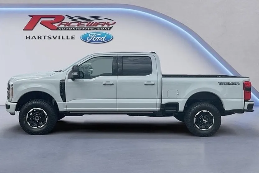 2026 Ford F-250 Platinum photo 1