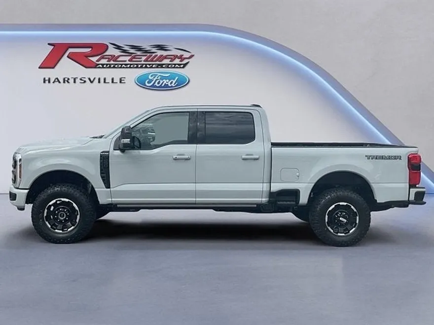 2026 Ford F-250 Platinum photo 1