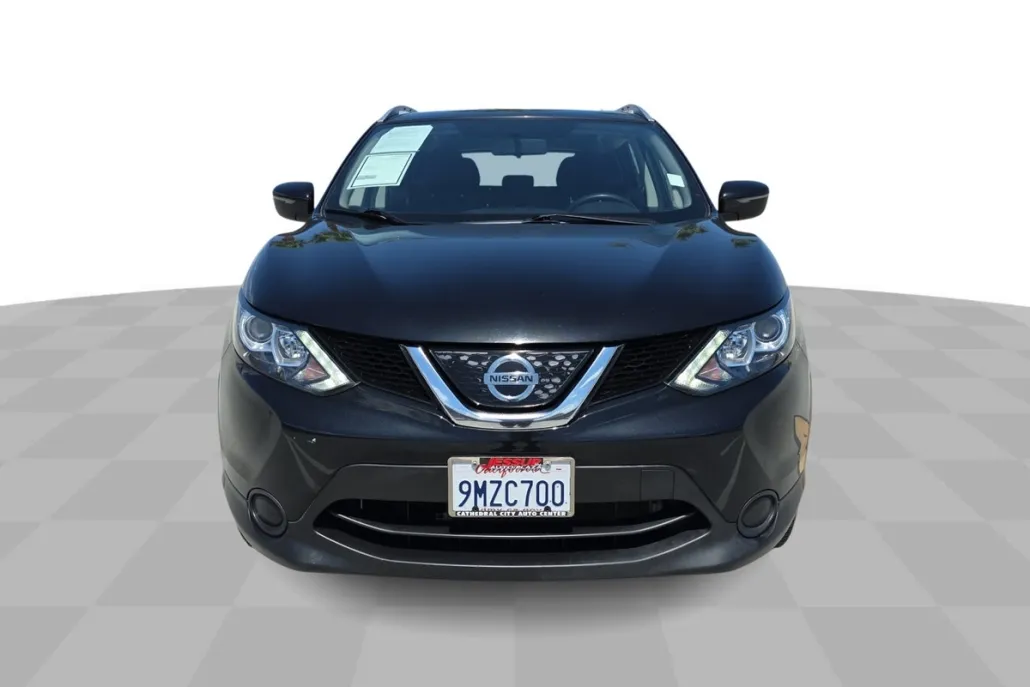 2018 Nissan Rogue Sport SV photo 1