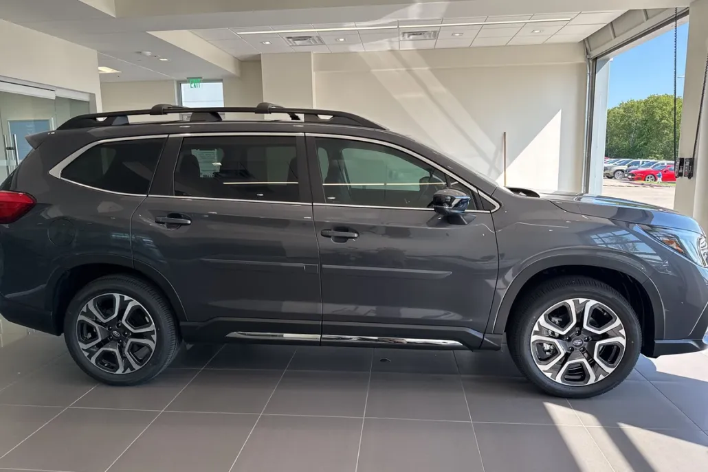 2025 Subaru Ascent Limited photo 1