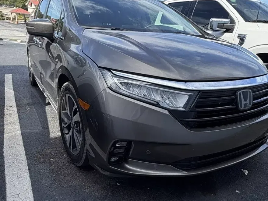 2021 Honda Odyssey Touring photo 1