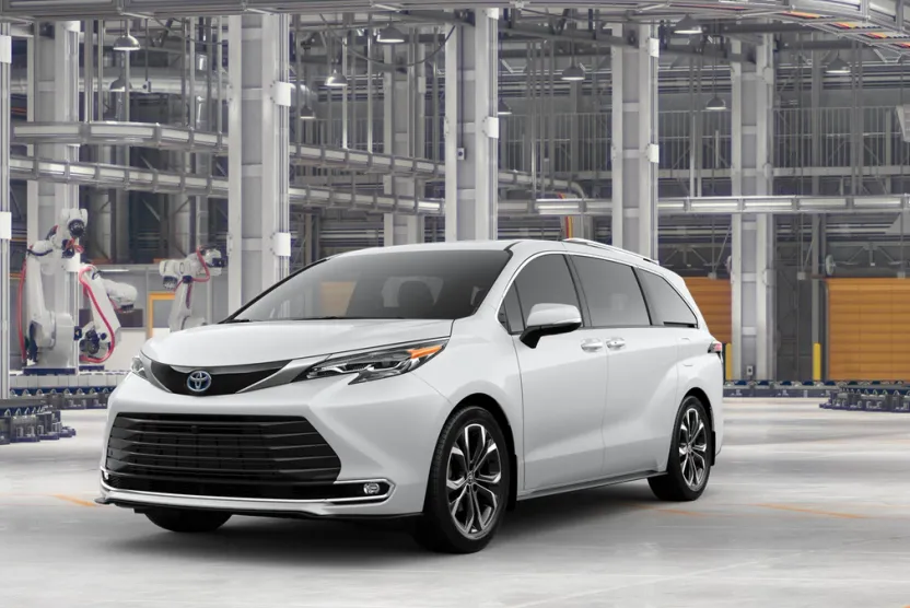 2025 Toyota Sienna Platinum photo 1