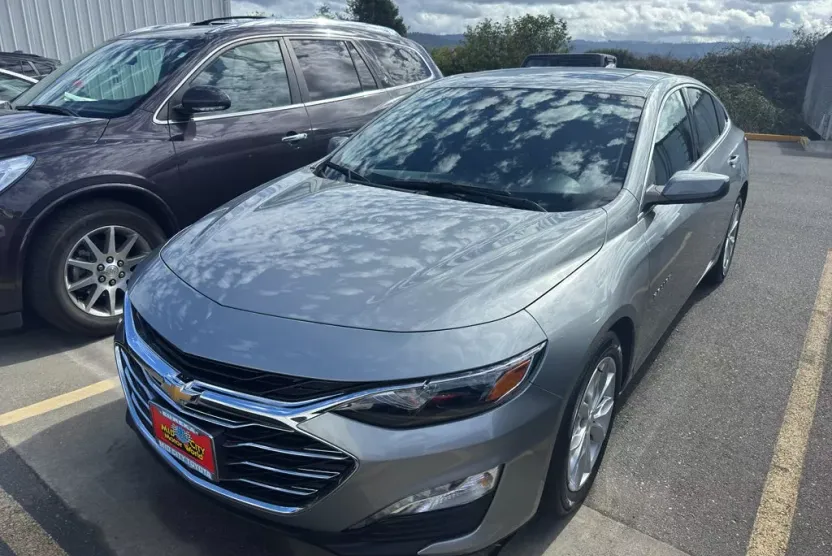 2024 Chevrolet Malibu 1LT photo 1