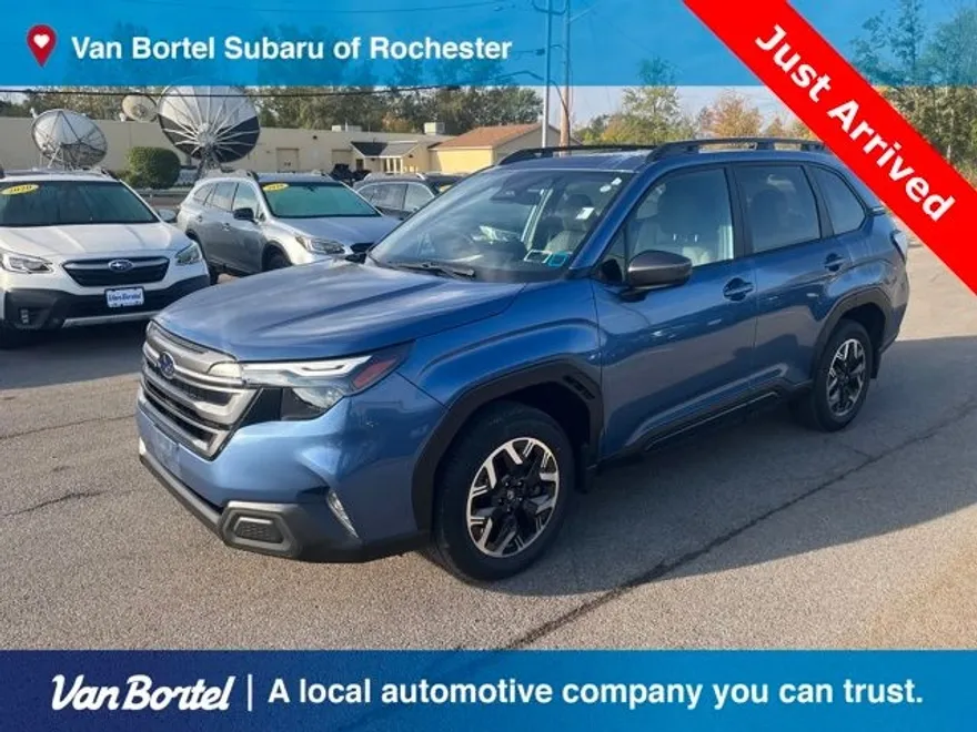 2025 Subaru Forester Premium photo 1