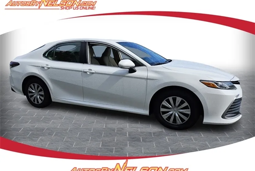 2023 Toyota Camry Hybrid LE photo 1