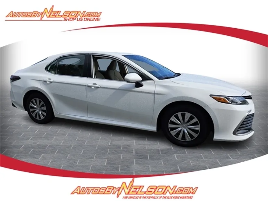2023 Toyota Camry Hybrid LE photo 1