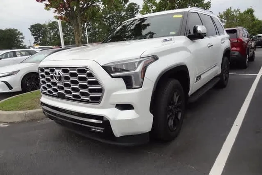 2025 Toyota Sequoia photo 1