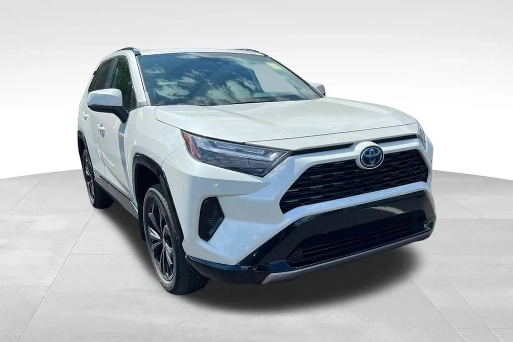 2022 Toyota RAV4 Hybrid SE photo 1