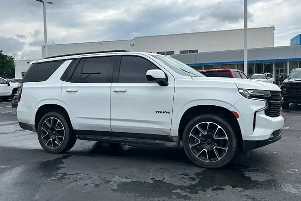 2023 Chevrolet Tahoe RST photo 1