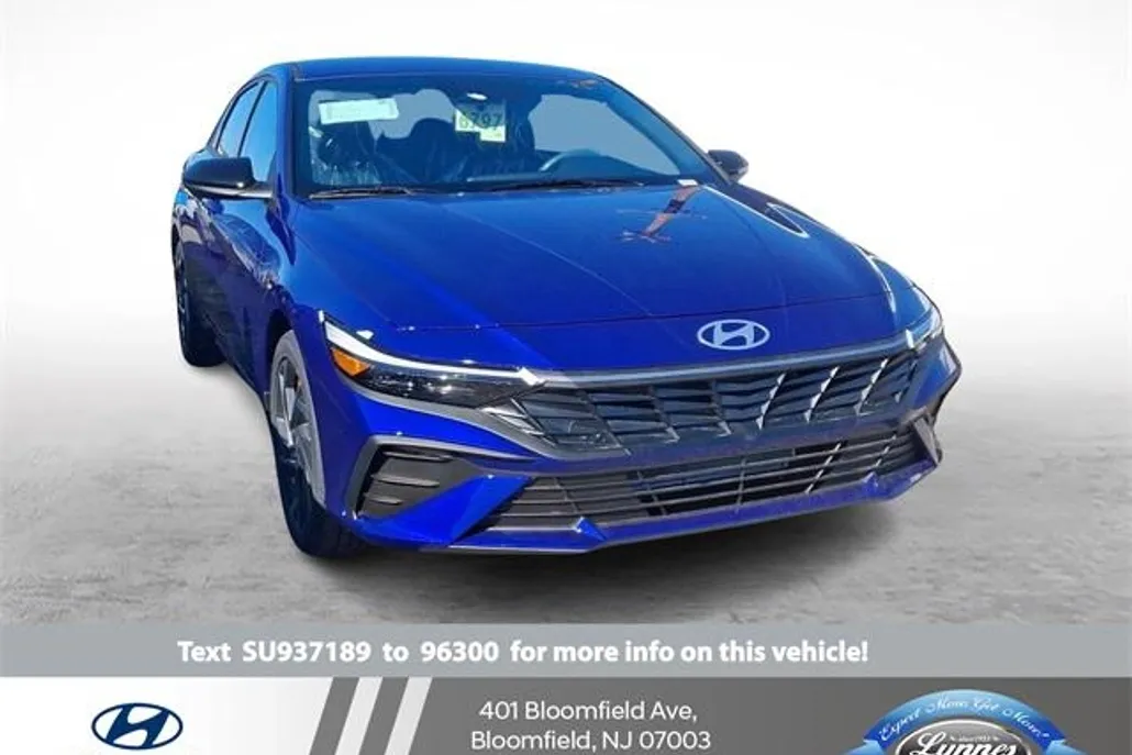 2025 Hyundai Elantra SEL Sport photo 1