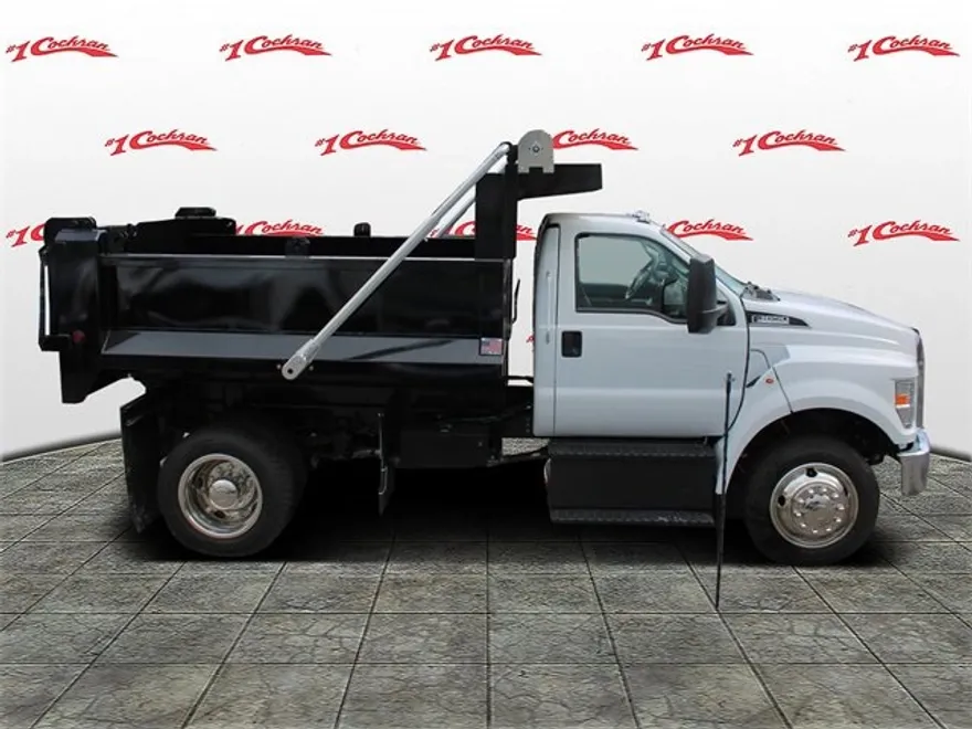 2025 Ford F-650 Base Regular Cab photo 1