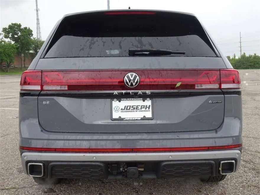 2025 Volkswagen Atlas Peak Edition SE photo 1