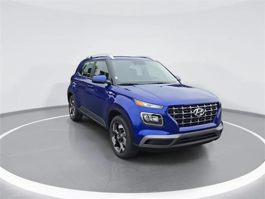 2025 Hyundai Venue SEL photo 1