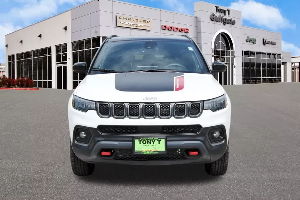 2024 Jeep Compass Trailhawk photo 1
