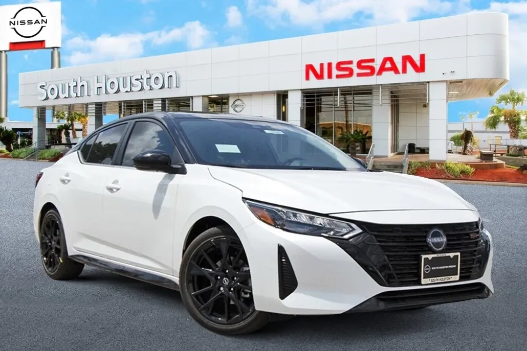 2025 Nissan Sentra SR photo 1
