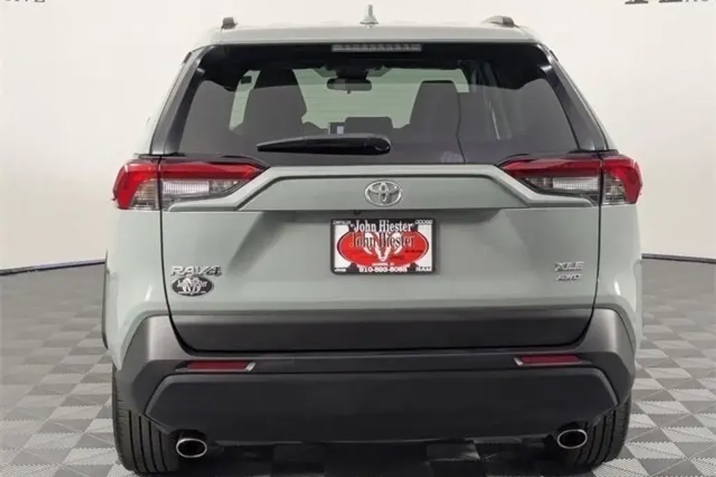2023 Toyota RAV4 XLE Premium photo 1