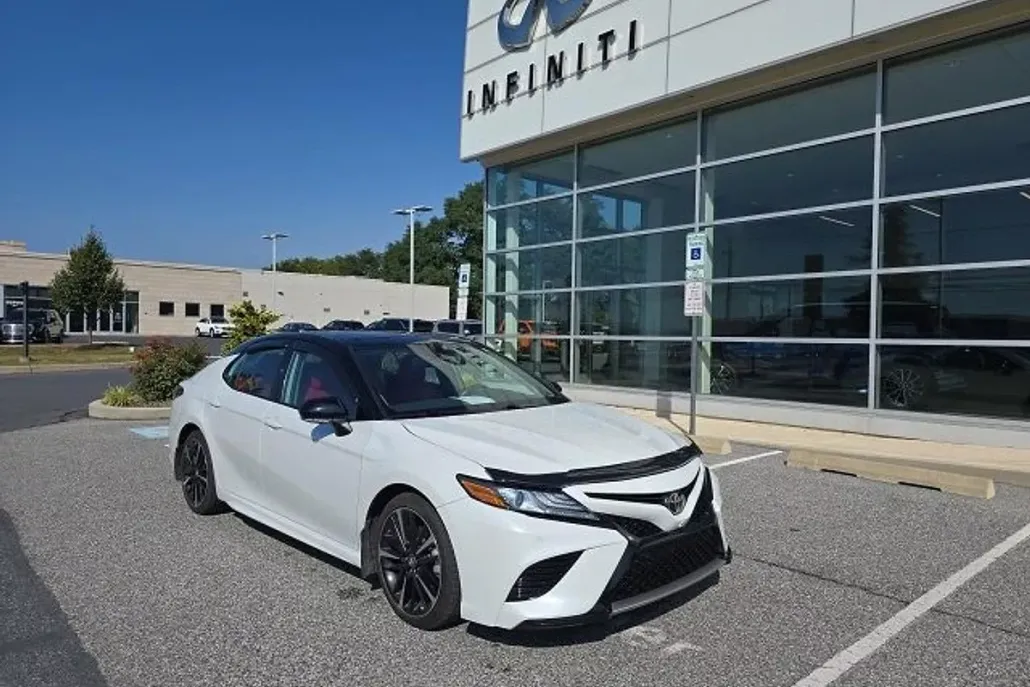2019 Toyota Camry XSE V6 photo 1