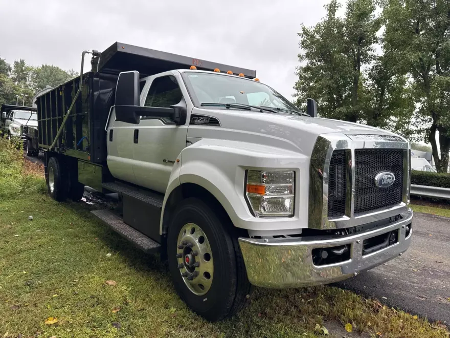 2026 Ford F-750 photo 1
