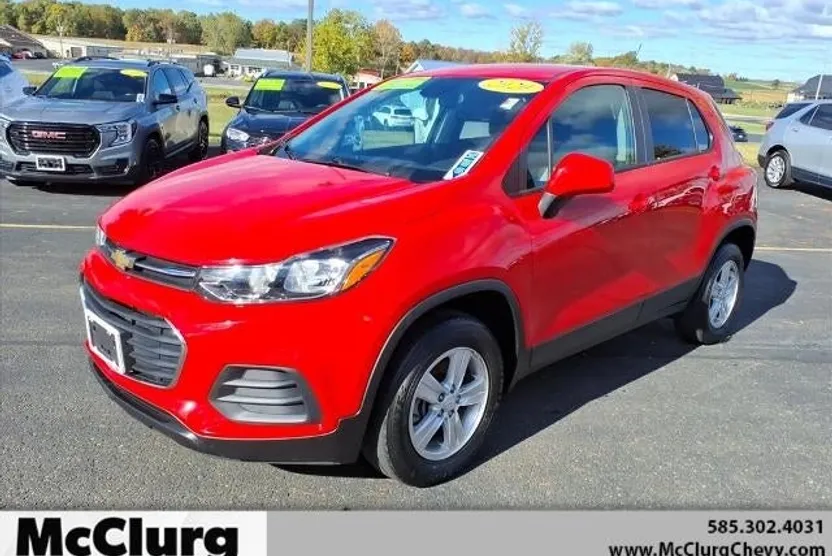 2020 Chevrolet Trax LS photo 1