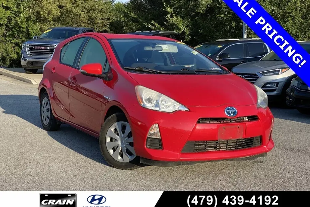 2013 Toyota Prius C One photo 1