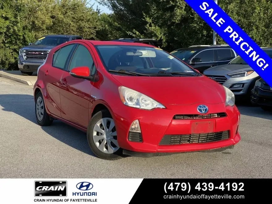 2013 Toyota Prius C One photo 1